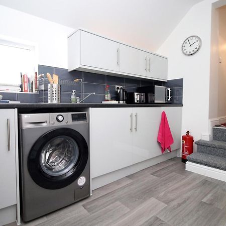 Modern Guesthouse, Fast Wi-Fi, Street Free Parking, Central, Fully Equipped Cardiff Zewnętrze zdjęcie