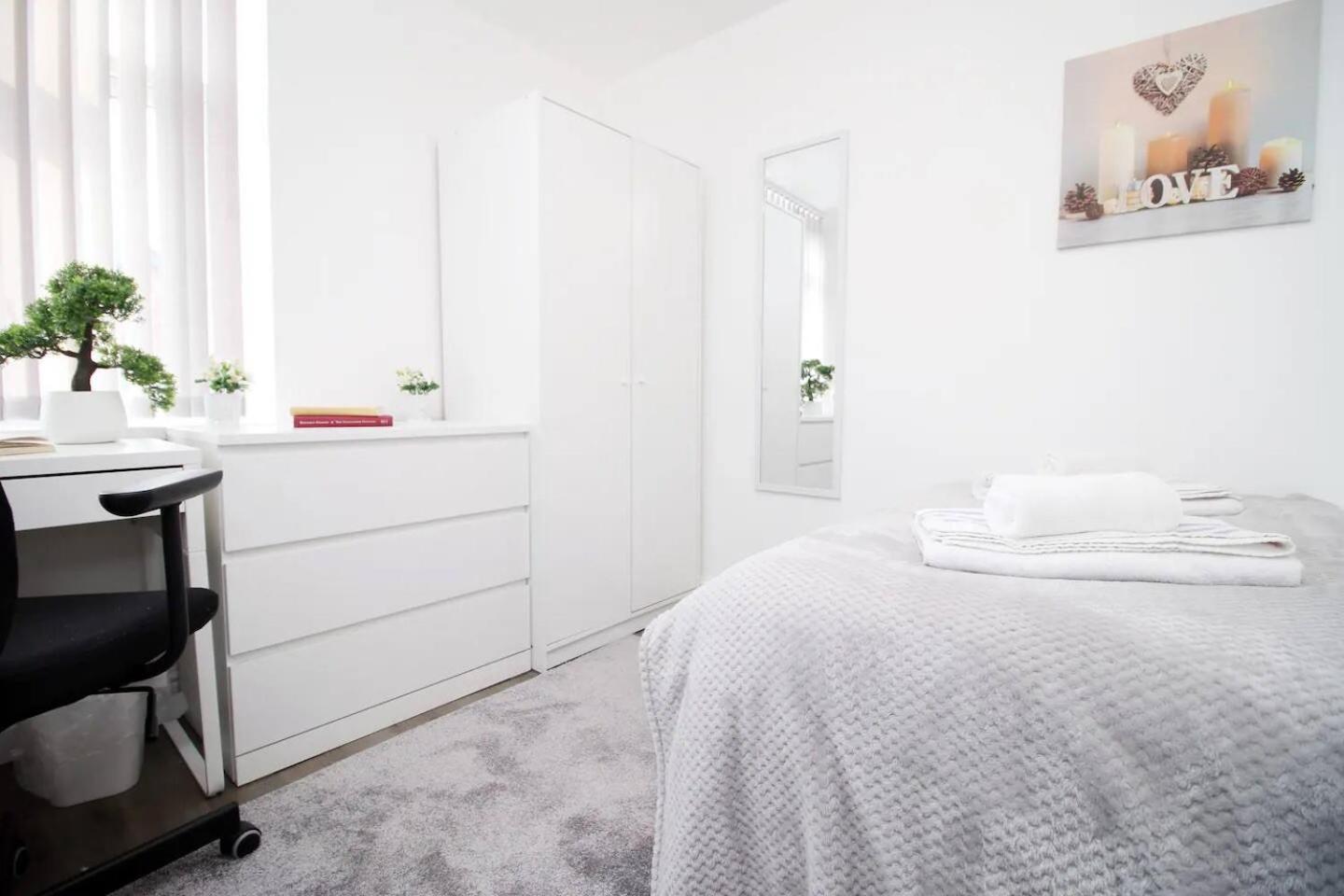 Modern Guesthouse, Fast Wi-Fi, Street Free Parking, Central, Fully Equipped Cardiff Zewnętrze zdjęcie