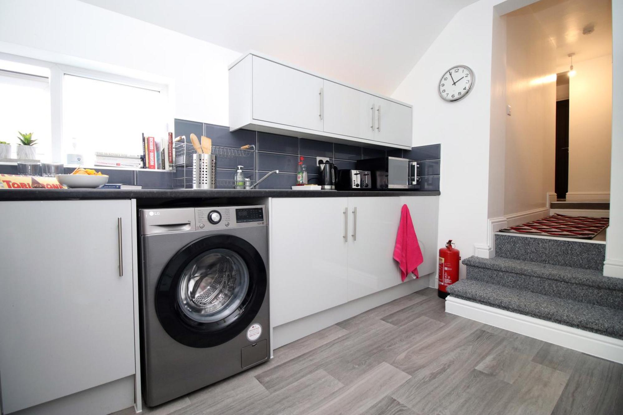 Modern Guesthouse, Fast Wi-Fi, Street Free Parking, Central, Fully Equipped Cardiff Zewnętrze zdjęcie