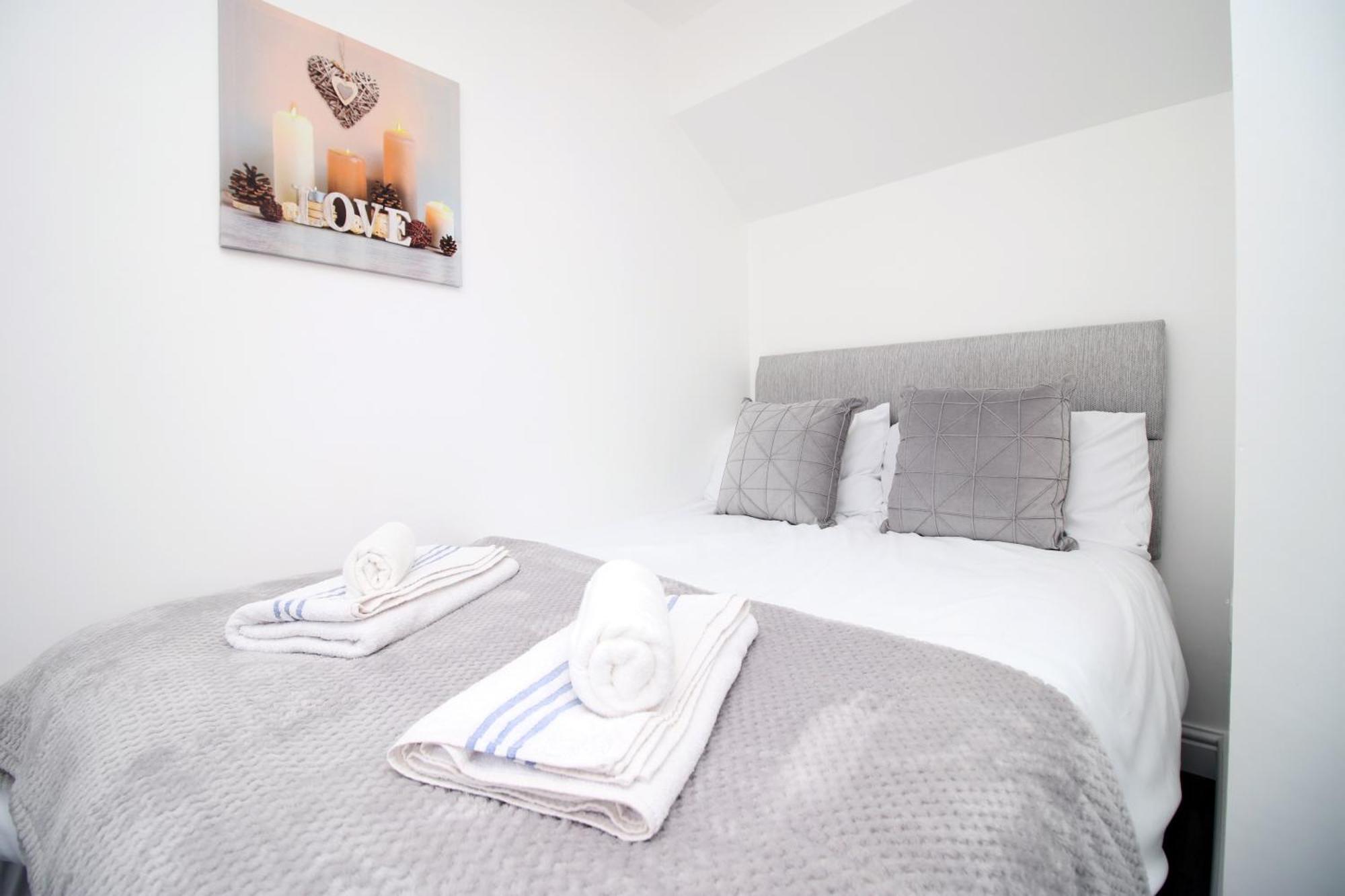Modern Guesthouse, Fast Wi-Fi, Street Free Parking, Central, Fully Equipped Cardiff Zewnętrze zdjęcie