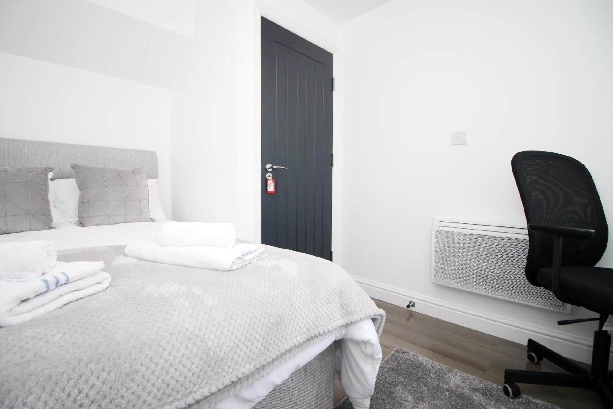 Modern Guesthouse, Fast Wi-Fi, Street Free Parking, Central, Fully Equipped Cardiff Zewnętrze zdjęcie