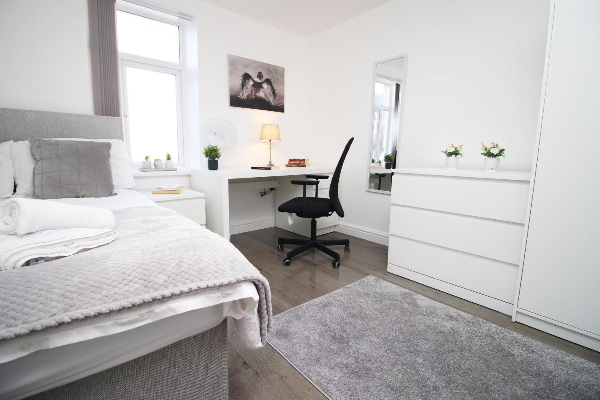 Modern Guesthouse, Fast Wi-Fi, Street Free Parking, Central, Fully Equipped Cardiff Zewnętrze zdjęcie
